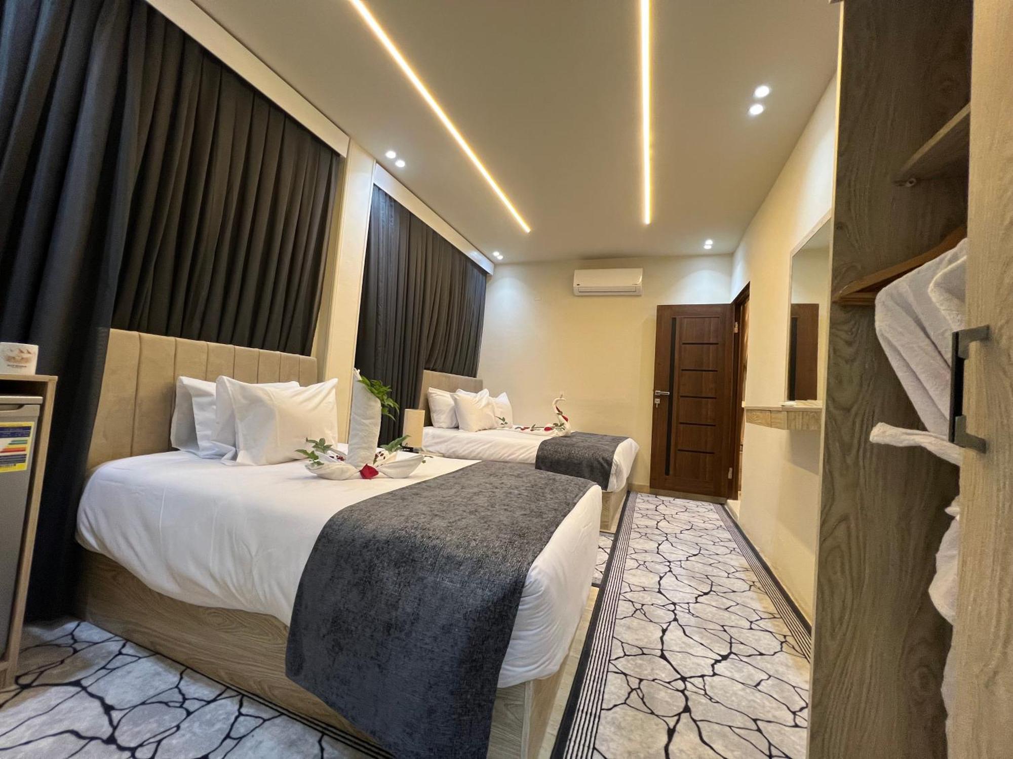 Golden Scarab Pyramids Hotel Kafrat al Jabal Екстер'єр фото