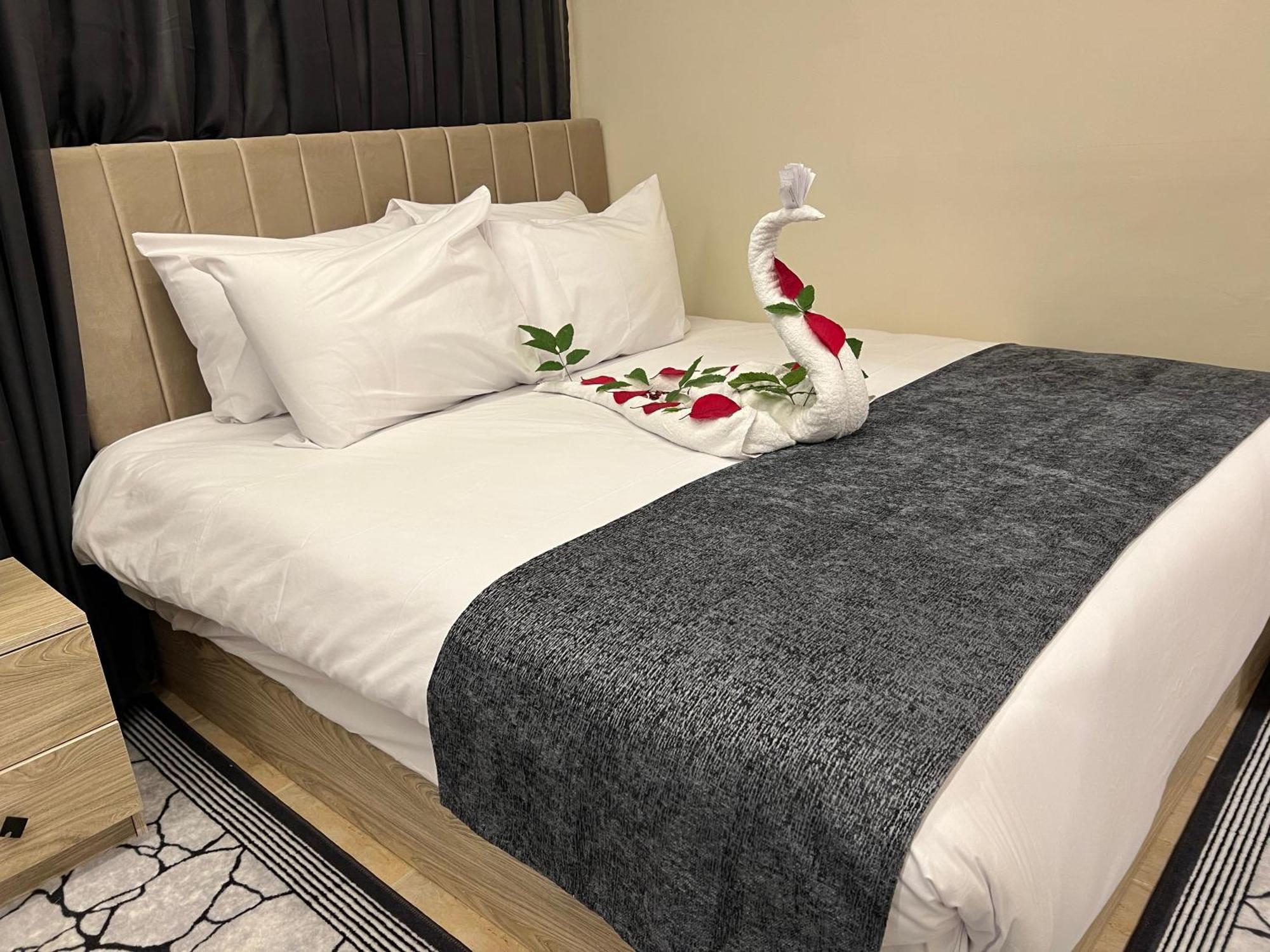 Golden Scarab Pyramids Hotel Kafrat al Jabal Екстер'єр фото