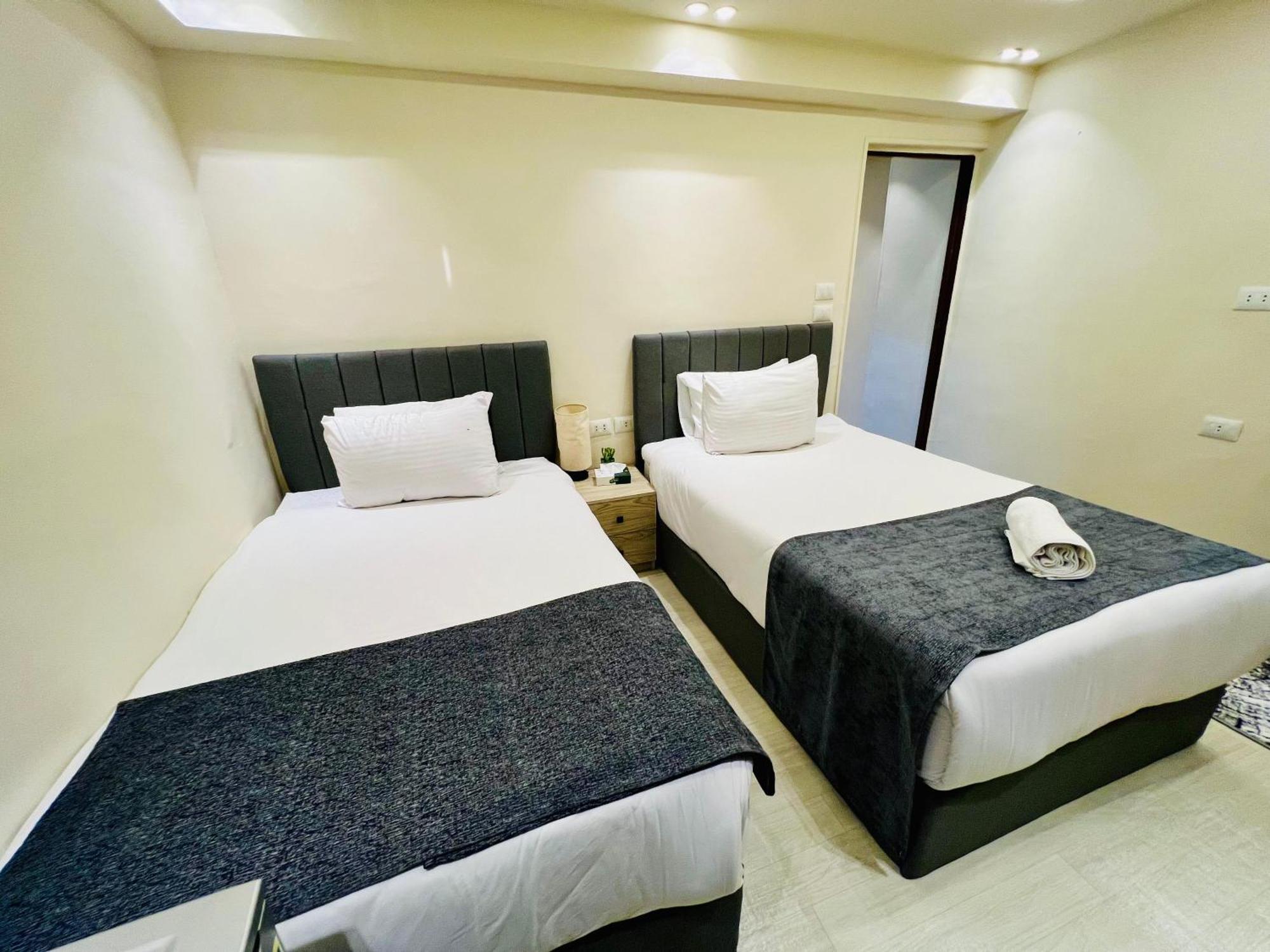 Golden Scarab Pyramids Hotel Kafrat al Jabal Екстер'єр фото