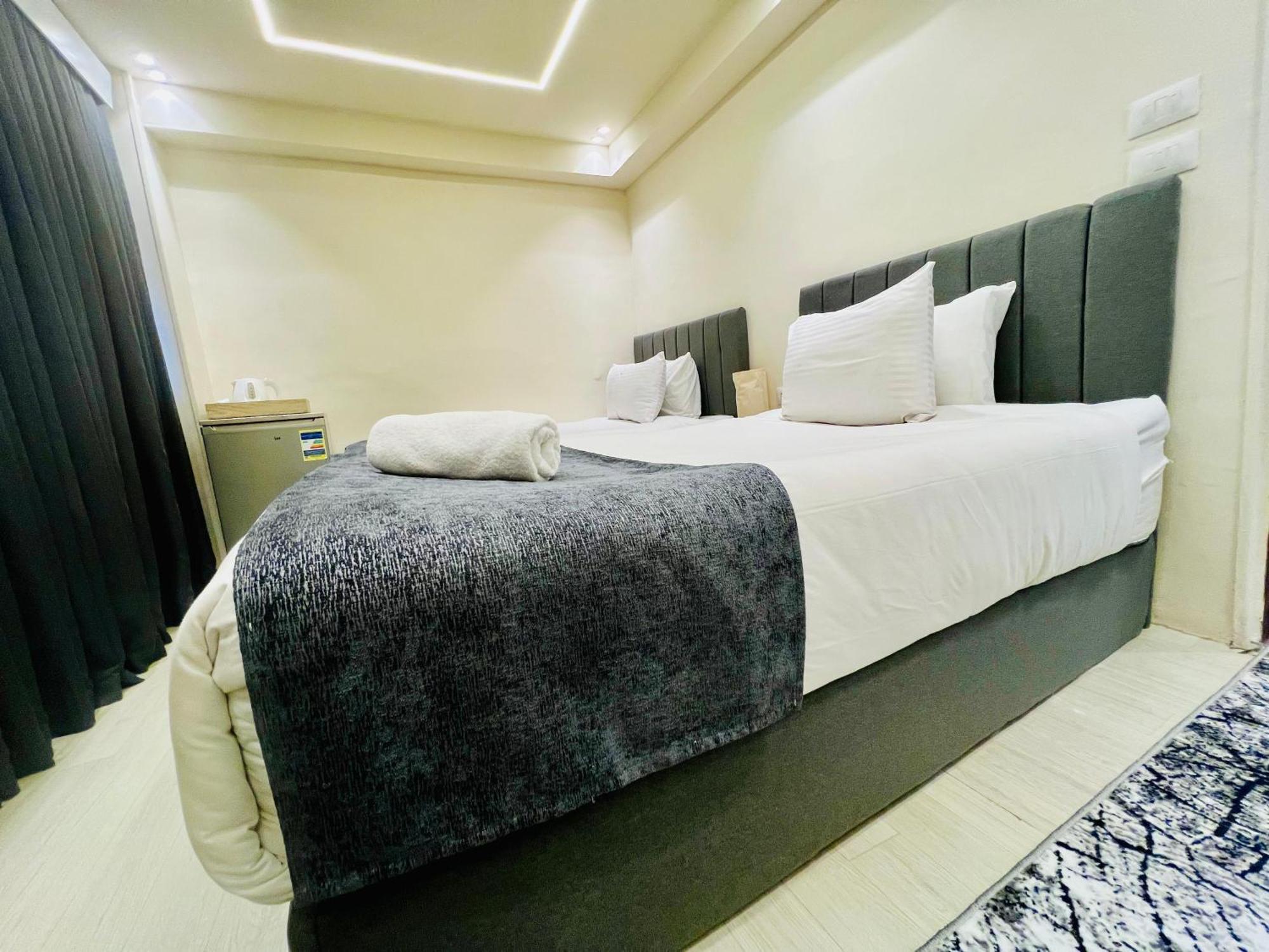Golden Scarab Pyramids Hotel Kafrat al Jabal Екстер'єр фото